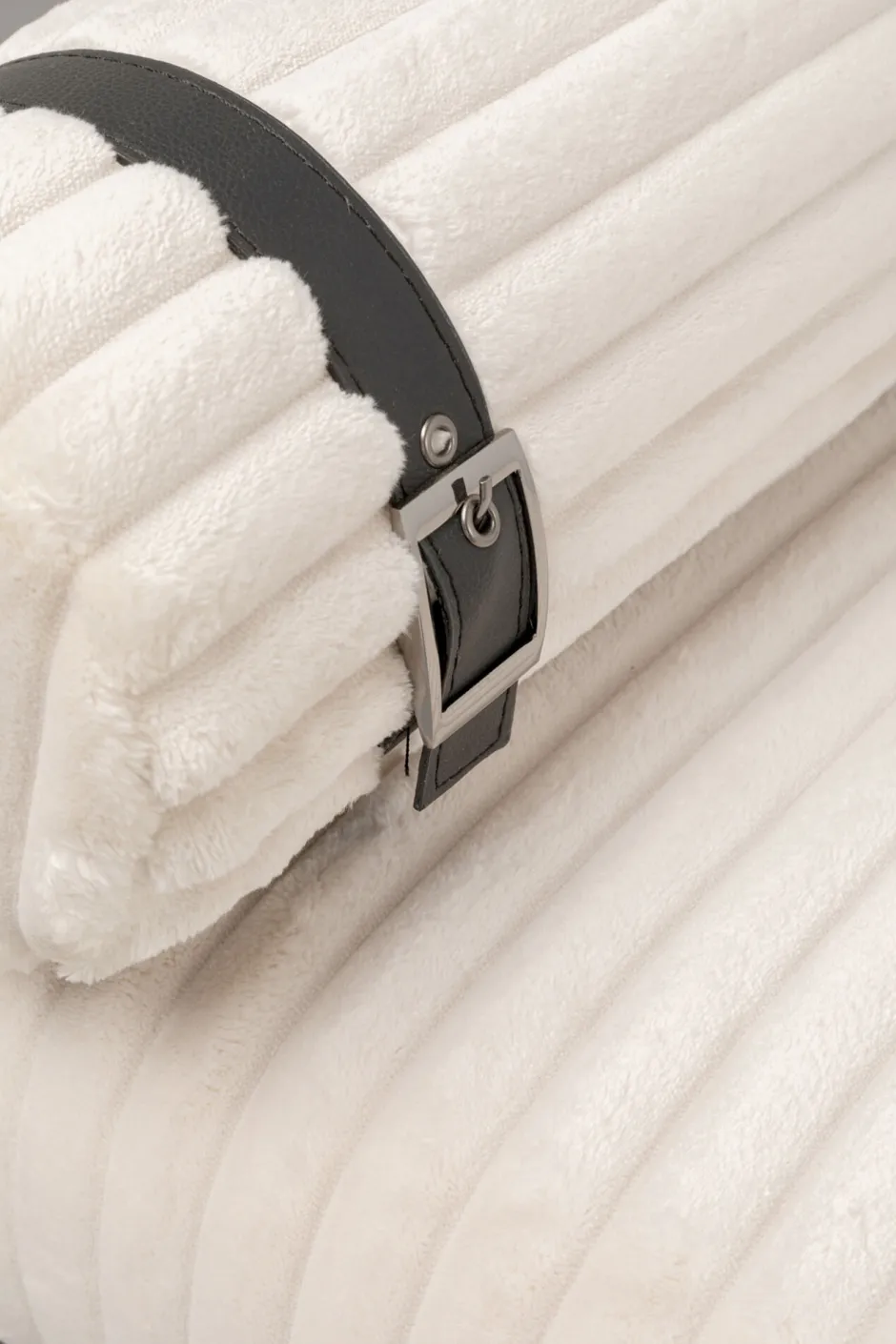 KARE Bank Tilly 140cm