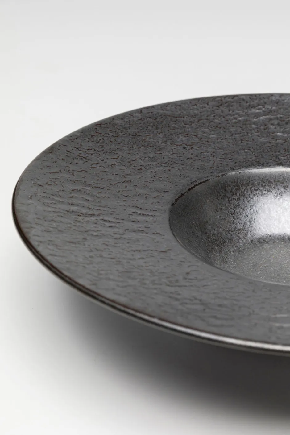 KARE Teller Tief Cosmos Schwarz Ø27cm